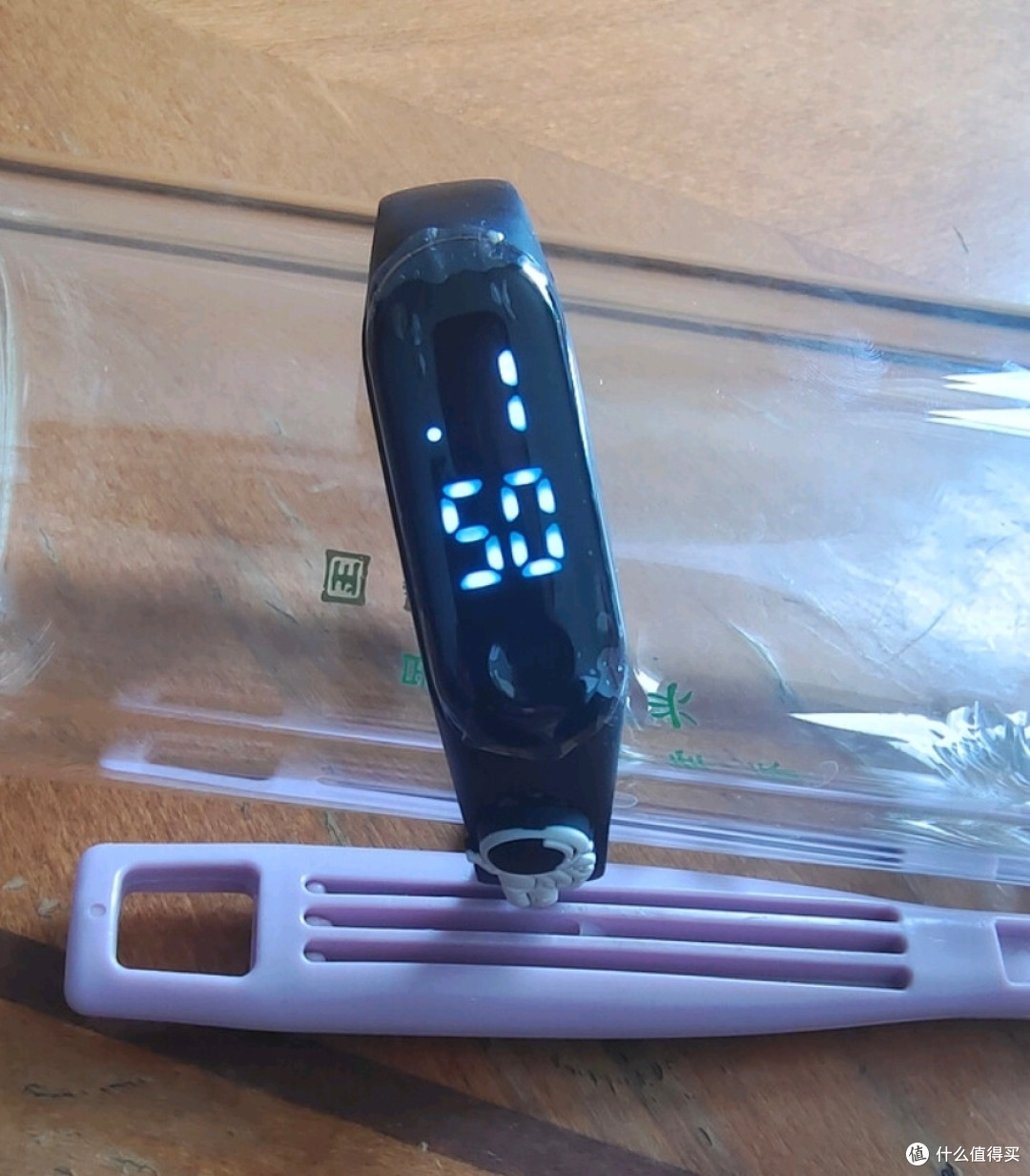 双11神价好物!1元拿下的太空人电子表太香了