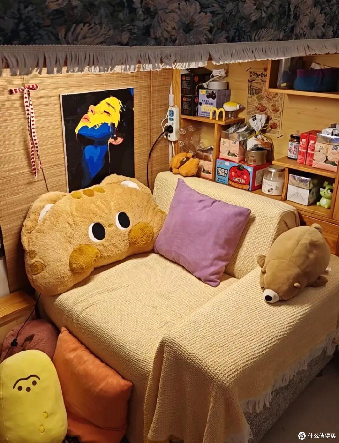 云南一姑娘的房子火了,布置得满满当当,那叫一个高级,必须晒晒