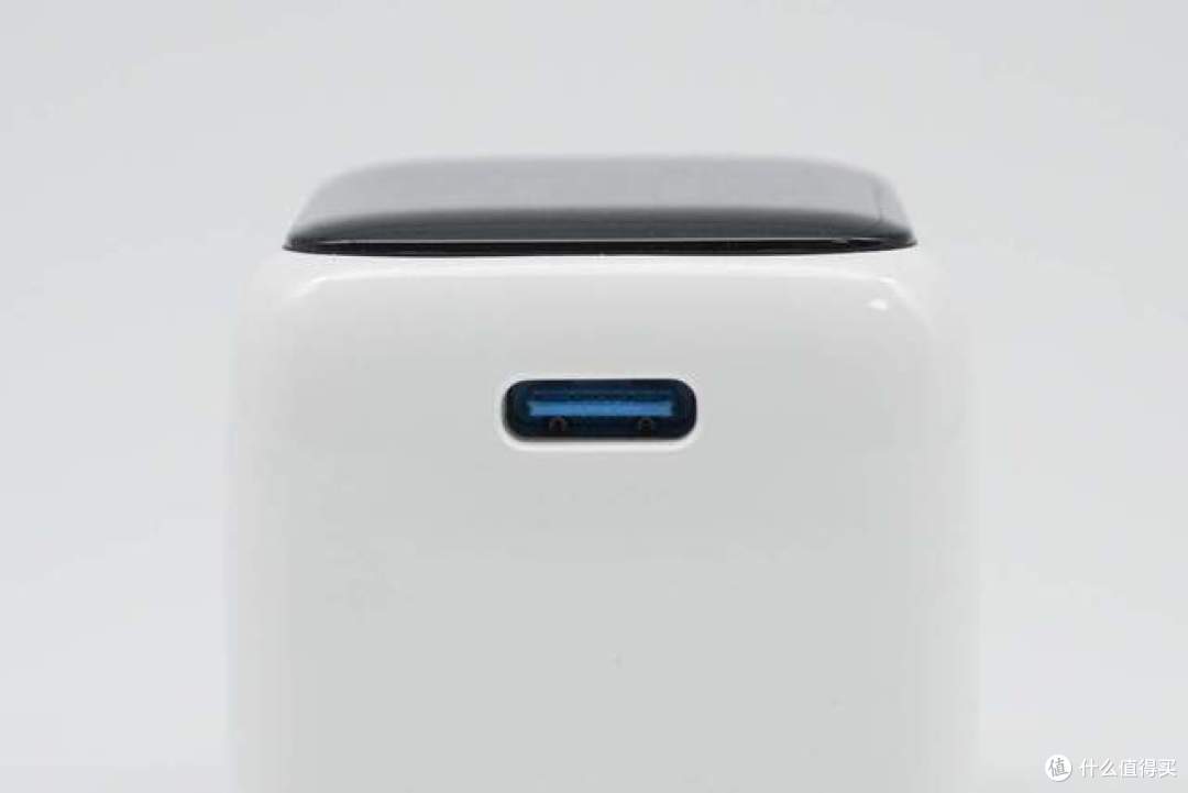 完美平替iPhone 17原装充电器,航嘉灵动 F45 Neo 安全快充评测