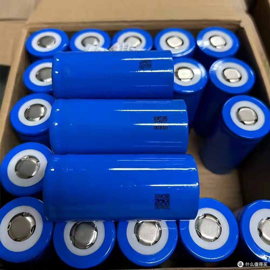 中國(guó)突破固態(tài)電池“卡脖子”技術(shù)！彎折兩萬(wàn)次，能量密度躍升86%