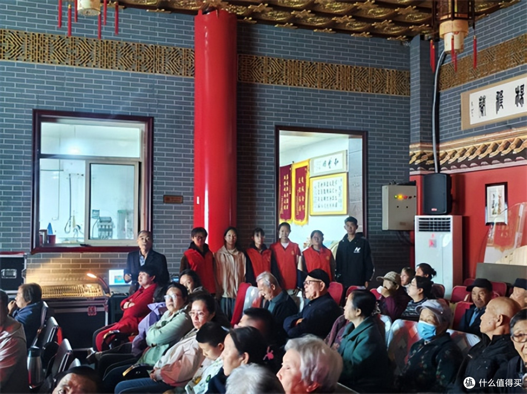 国庆“志愿红”点亮孝义文化风景线