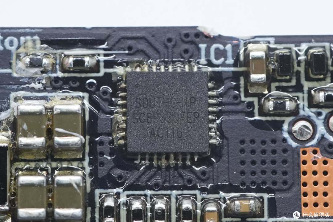 纤薄小巧机身,iQOO 33W 10000mAh自带线充电宝拆解