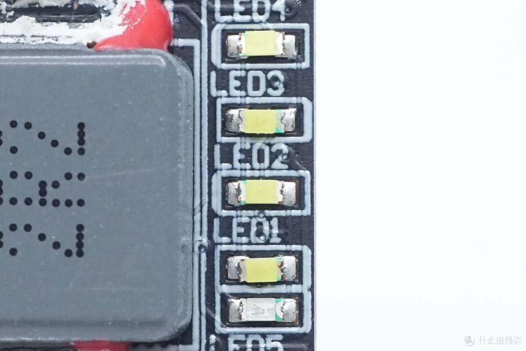 纤薄小巧机身,iQOO 33W 10000mAh自带线充电宝拆解