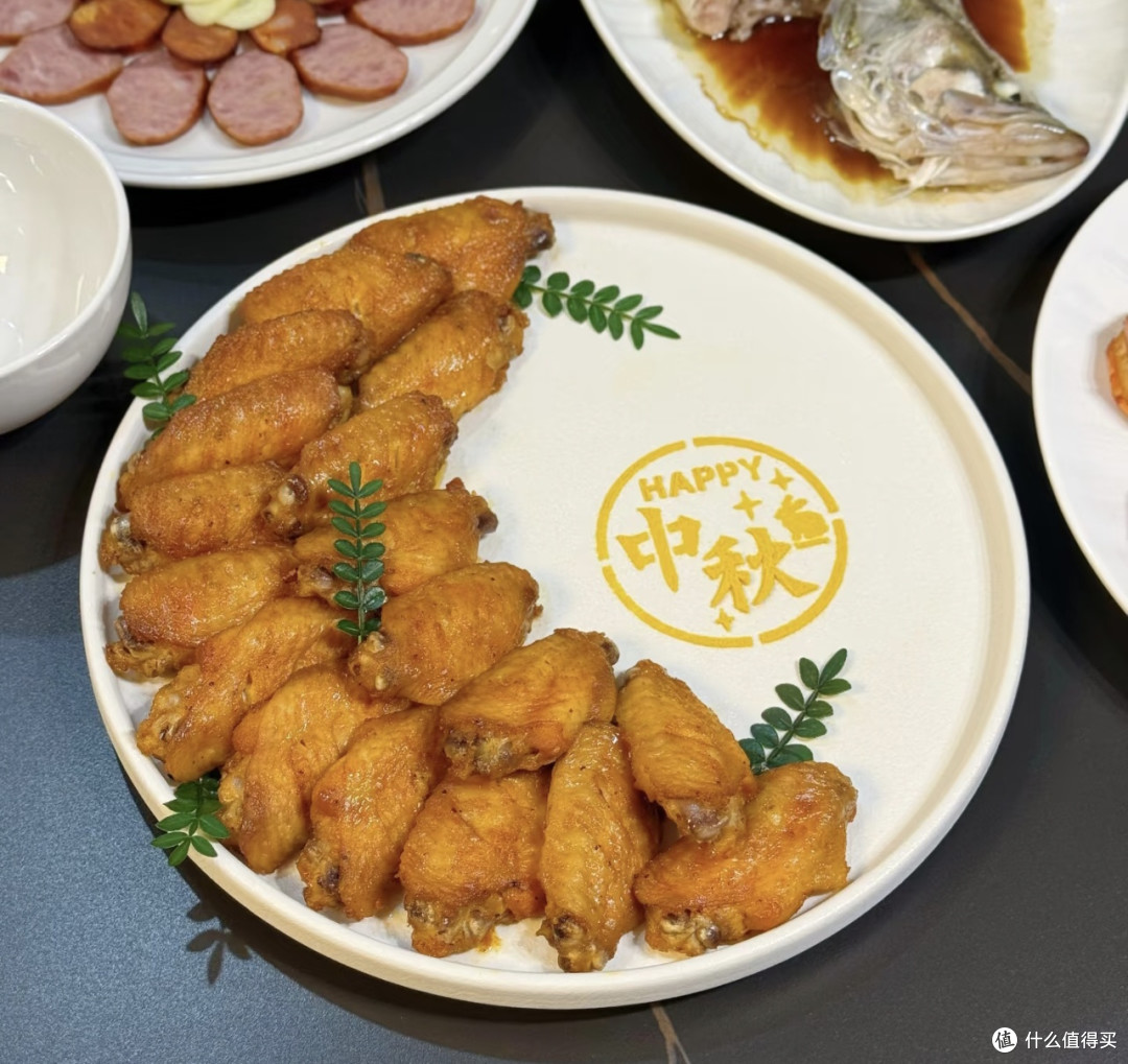 月宴融光:东西风味共婵娟