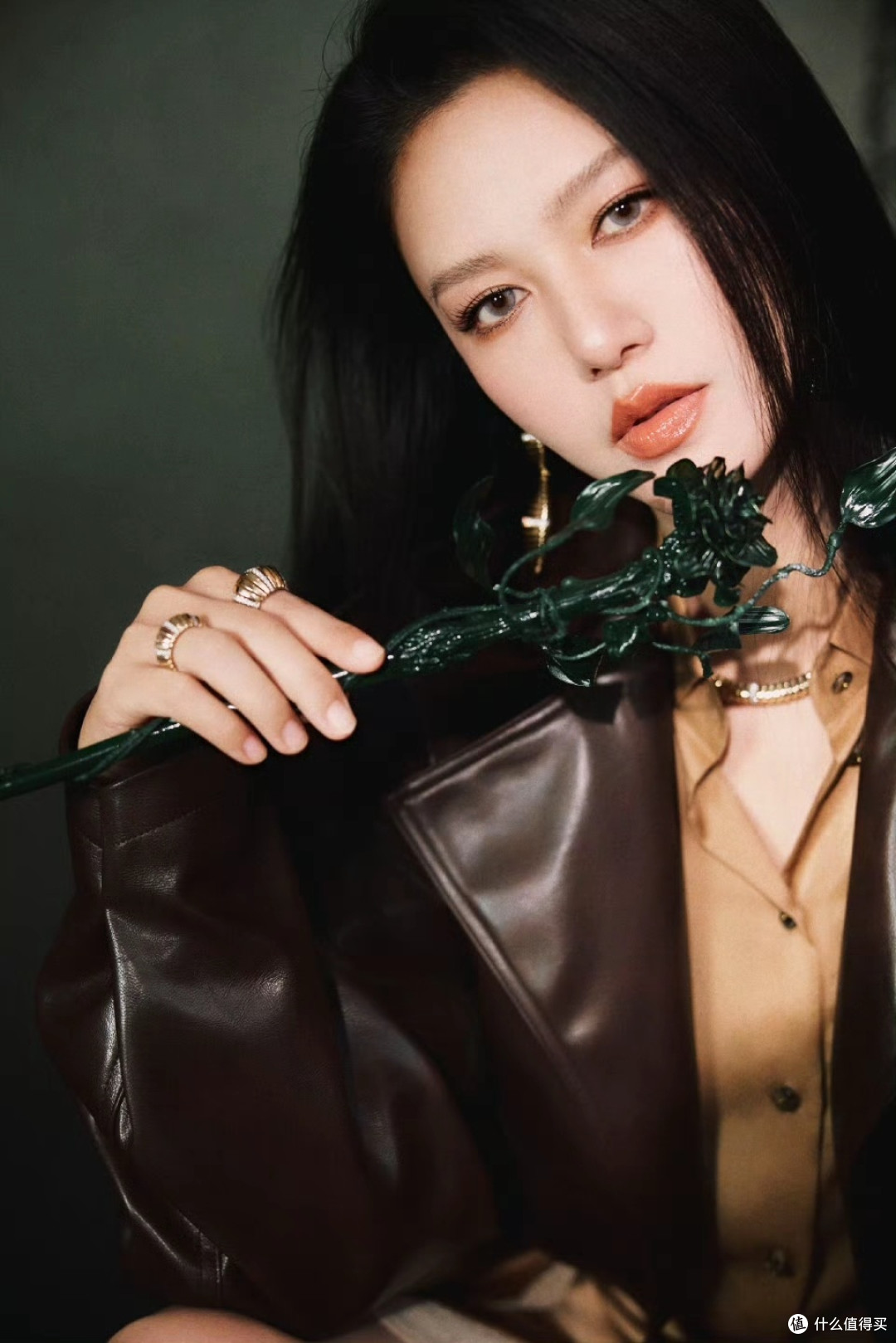 时尚界的 “摇滚精灵”！谭维维演绎“矛盾美学”封神