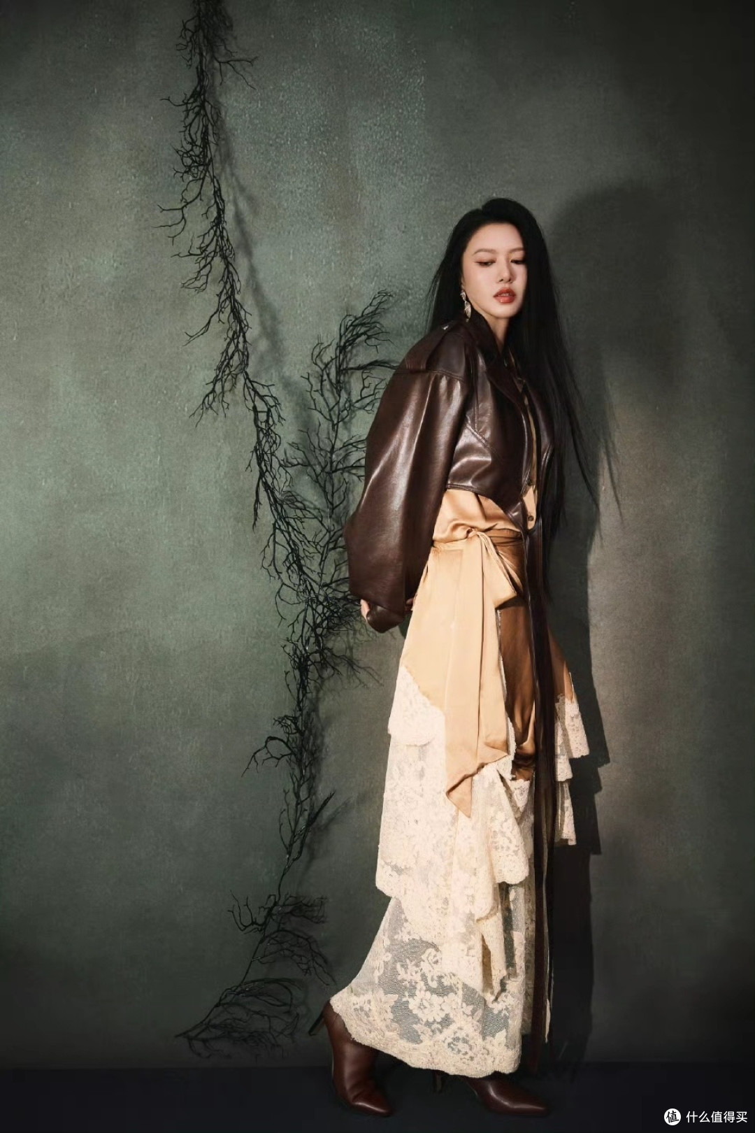时尚界的 “摇滚精灵”！谭维维演绎“矛盾美学”封神