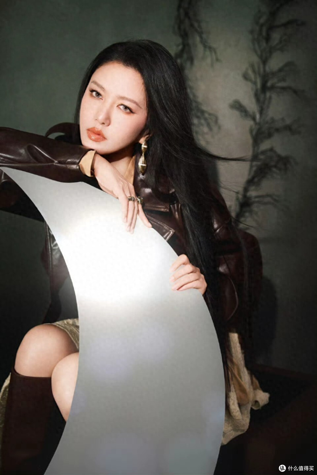 时尚界的 “摇滚精灵”！谭维维演绎“矛盾美学”封神