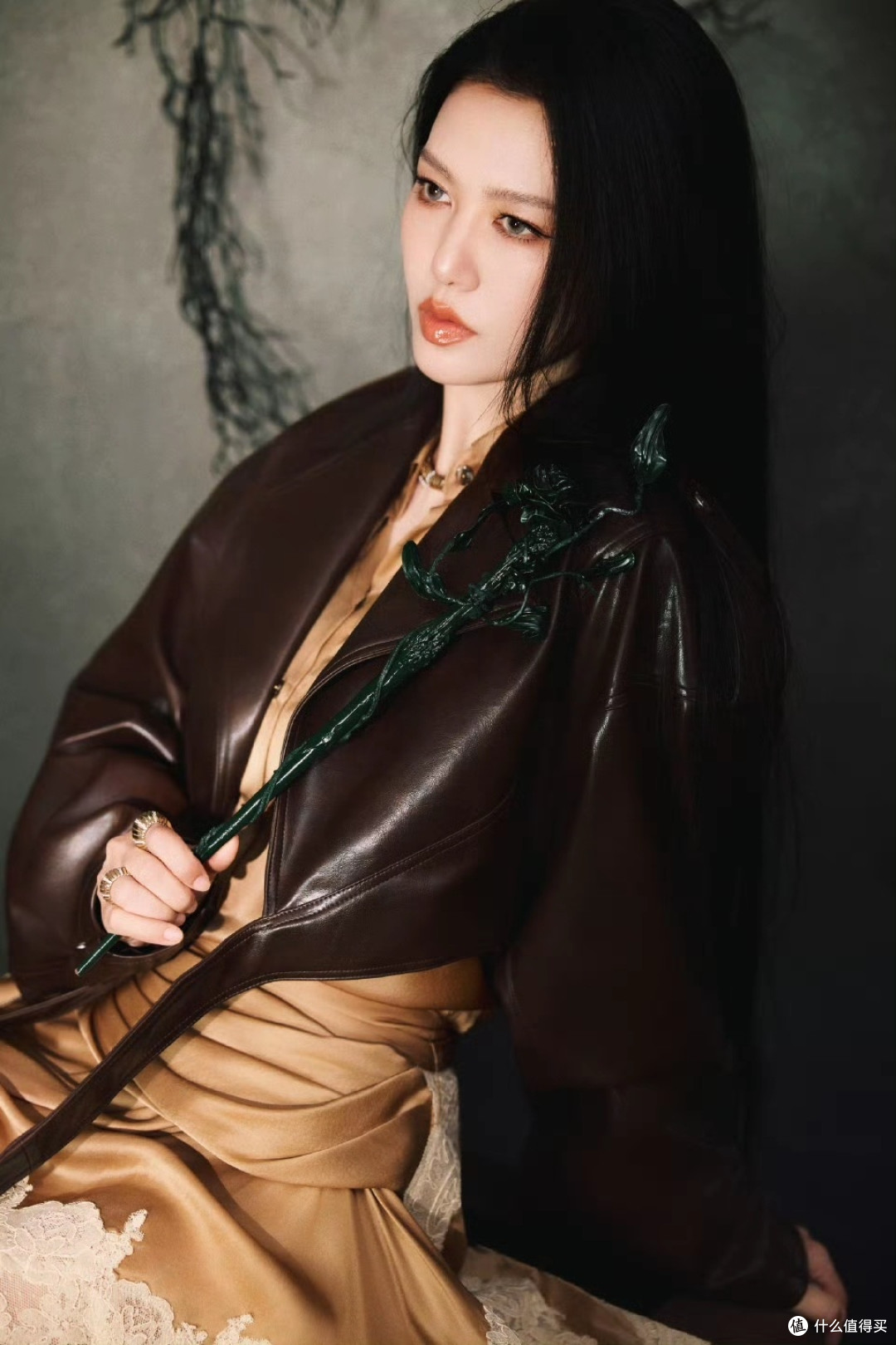 时尚界的 “摇滚精灵”！谭维维演绎“矛盾美学”封神