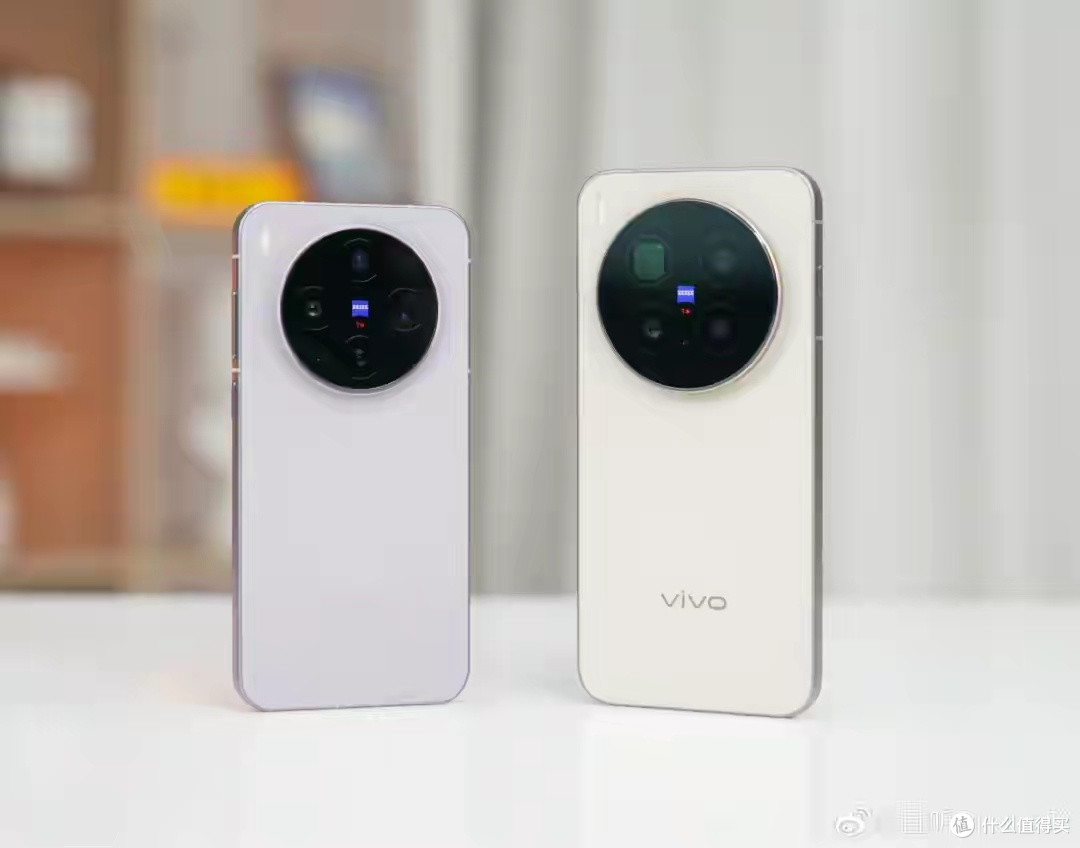 十月旗舰机大乱斗!六大品牌亮出王牌,影像、屏幕、续航全面开卷