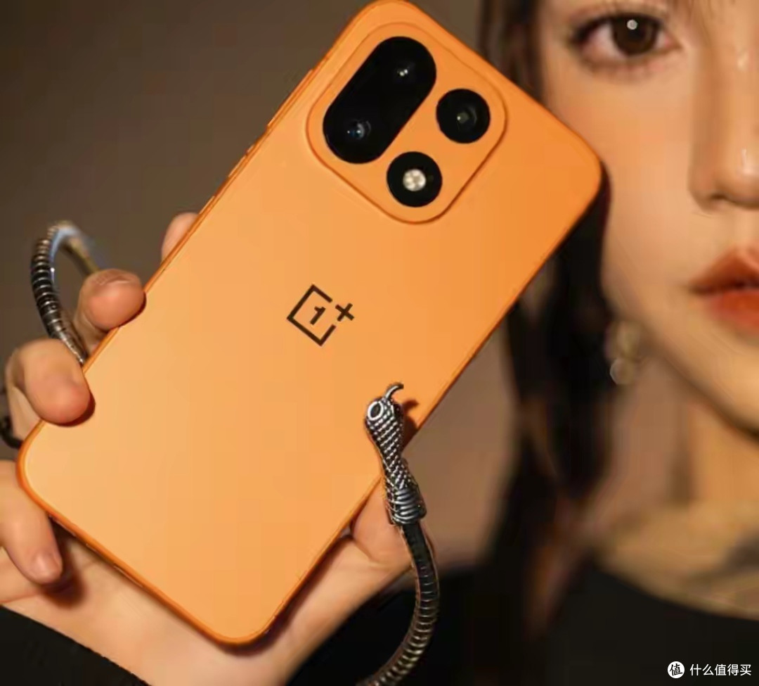 十月旗舰机大乱斗!六大品牌亮出王牌,影像、屏幕、续航全面开卷
