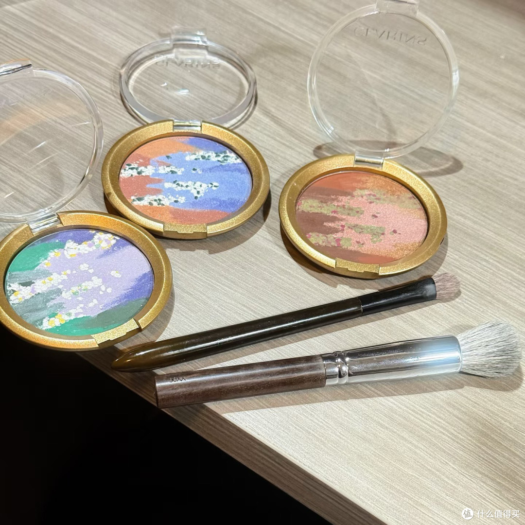 娇韵诗印象派眼影：艺术与彩妆的交融