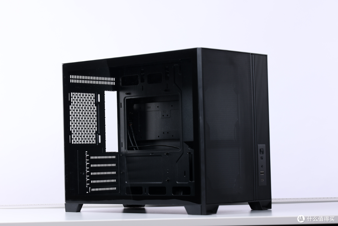 黑色紧凑型风冷装机方案:9700X+ 5070Ti 名人堂显卡装机分享