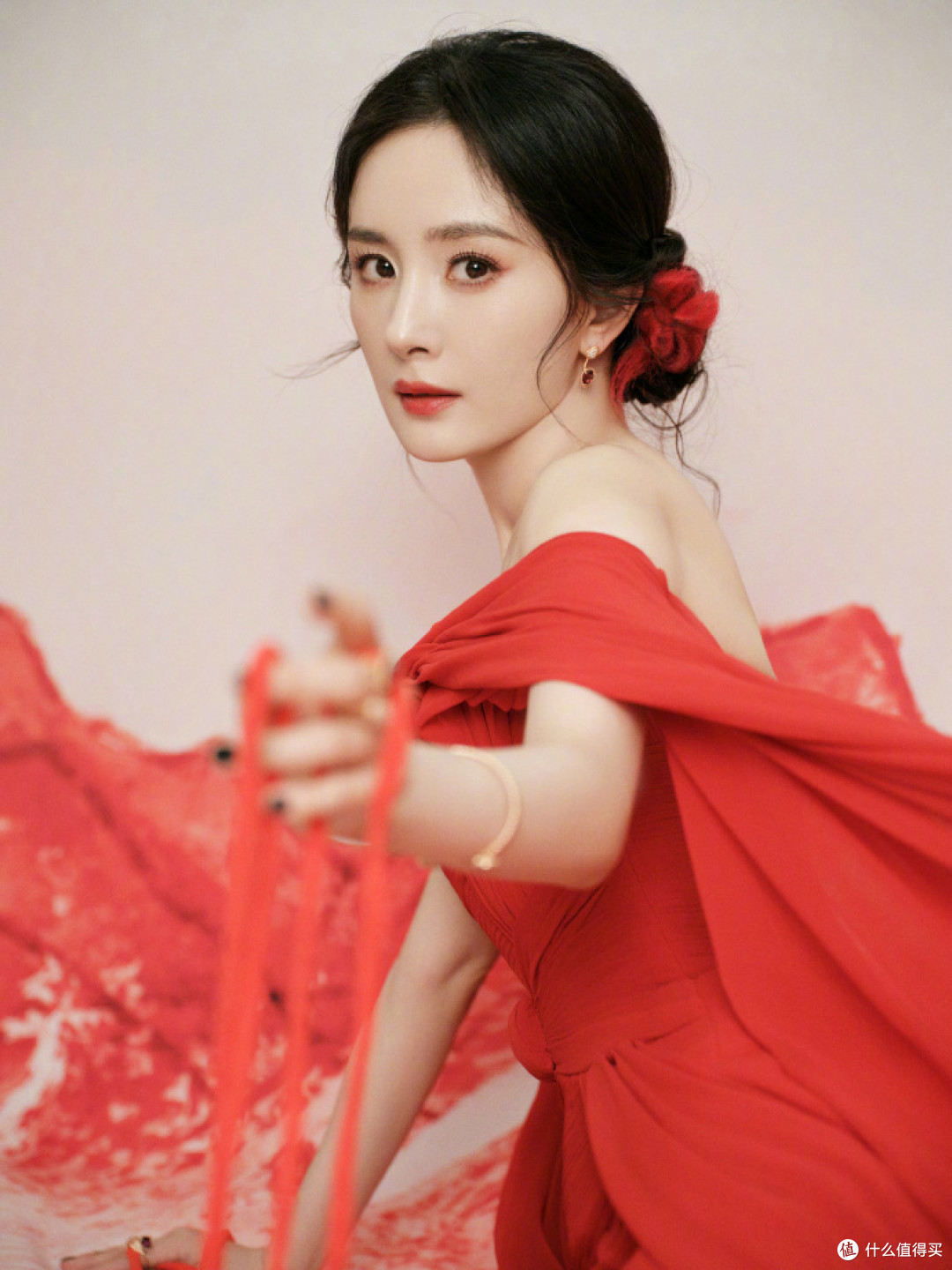 杨幂的“涂山红红”美学：从内而外的时尚大女主，真是太美了