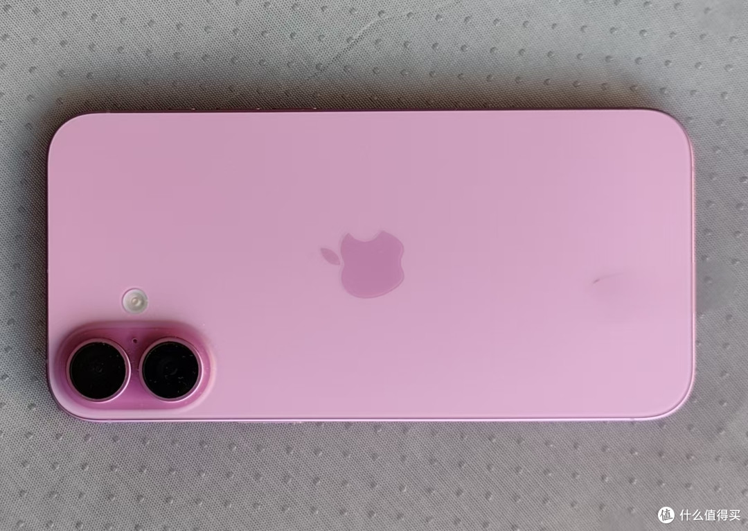 粉色手机潮流灵动岛iPhone 16 Plus