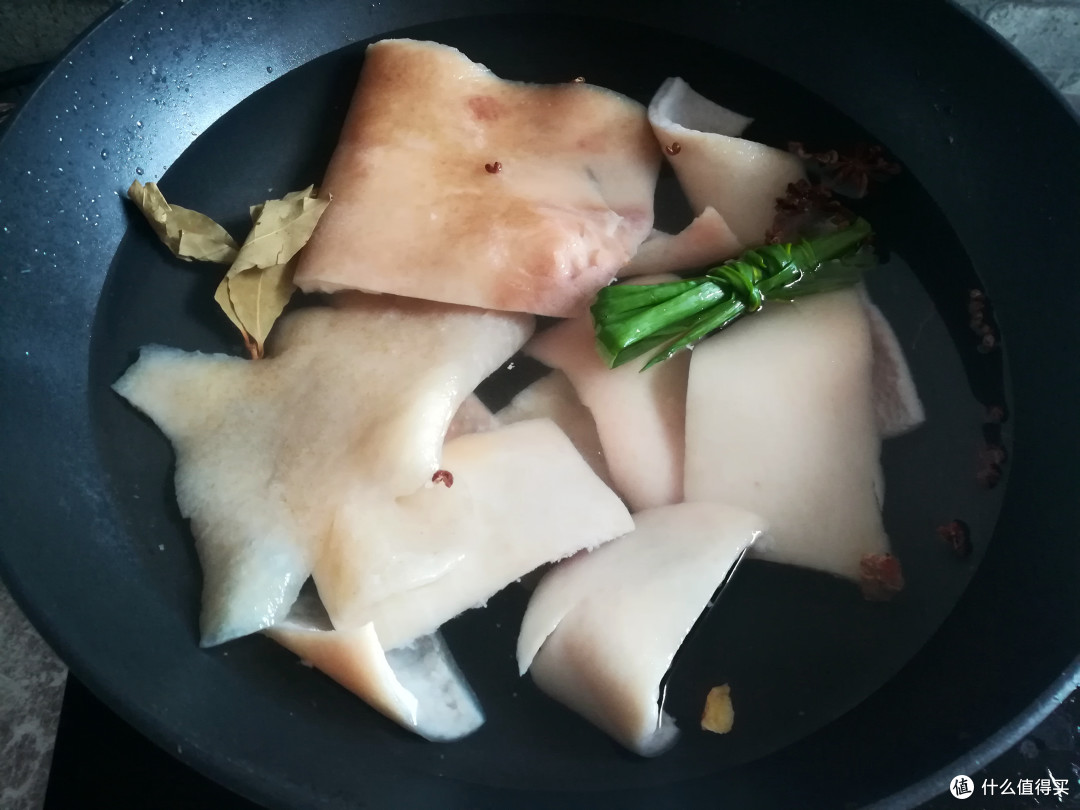 秋季进补,吃阿胶不如吃它,一盘不过几块钱,软糯劲道超好吃!