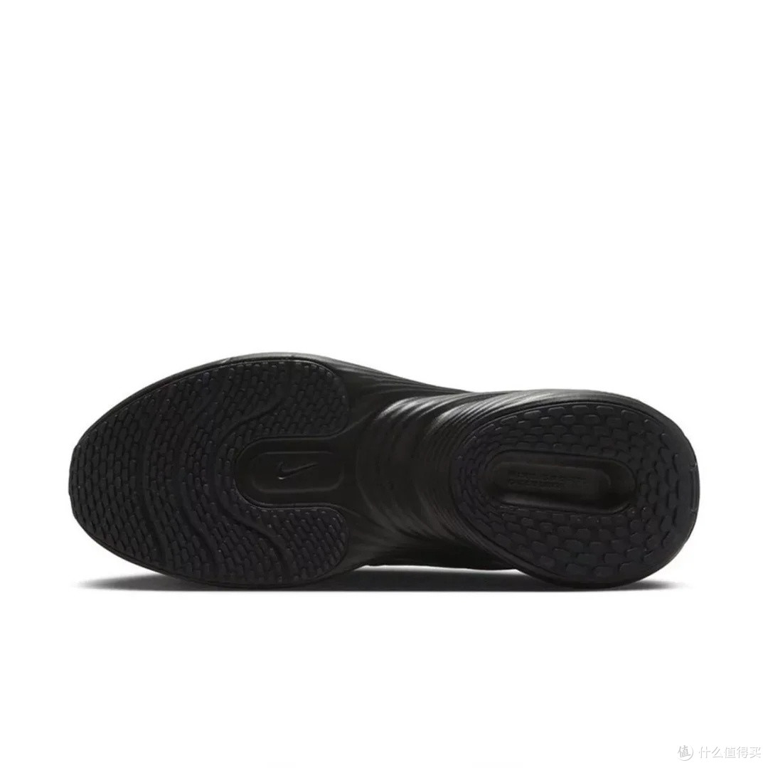 Nike UPLIFT SC SE:轻便透气运动鞋
