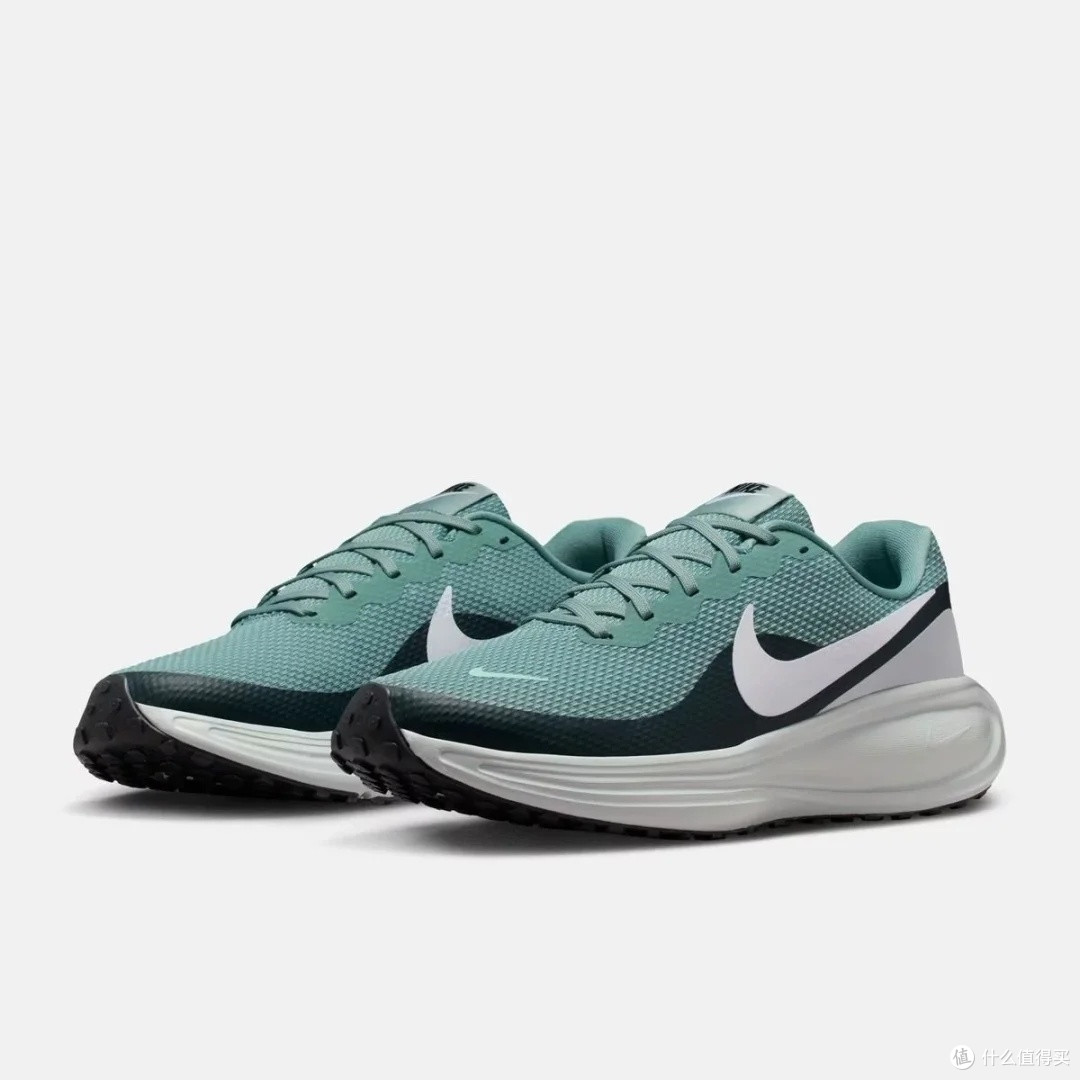 Nike REVOLUTION 8：轻便缓震跑鞋