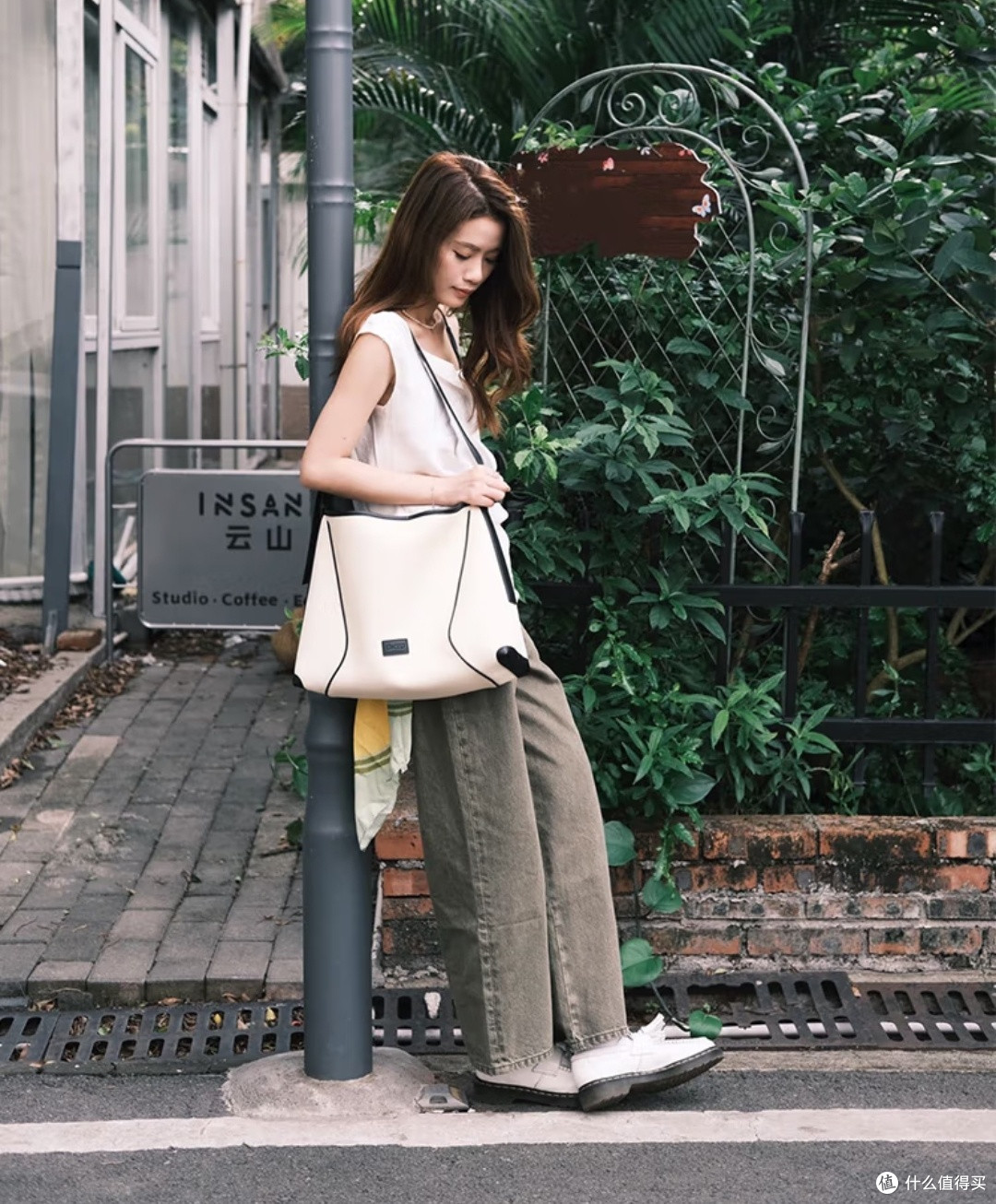OMTO燕麦软hobo包,解锁通勤休闲的时尚密码