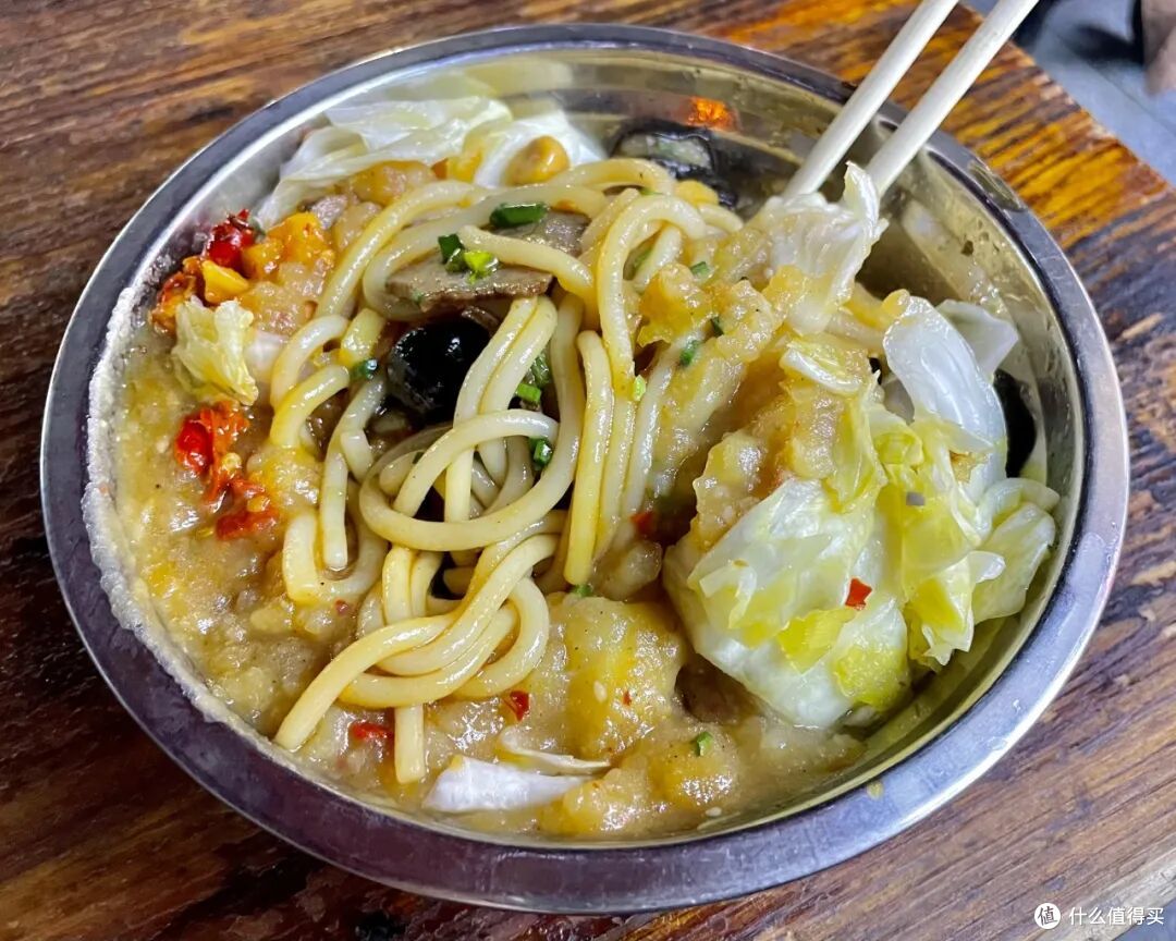 在一天嗦六碗粉的城市,是杀不了猪妖的!