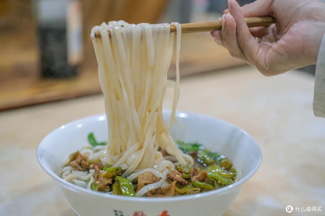 在一天嗦六碗粉的城市,是杀不了猪妖的!