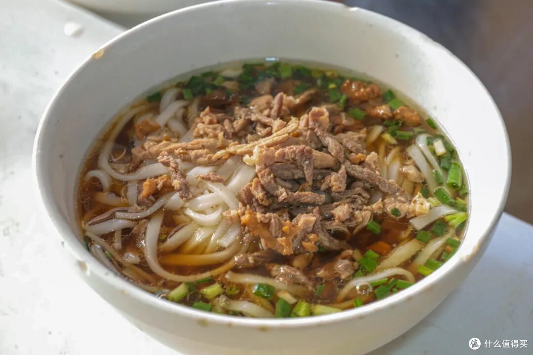 在一天嗦六碗粉的城市,是杀不了猪妖的!