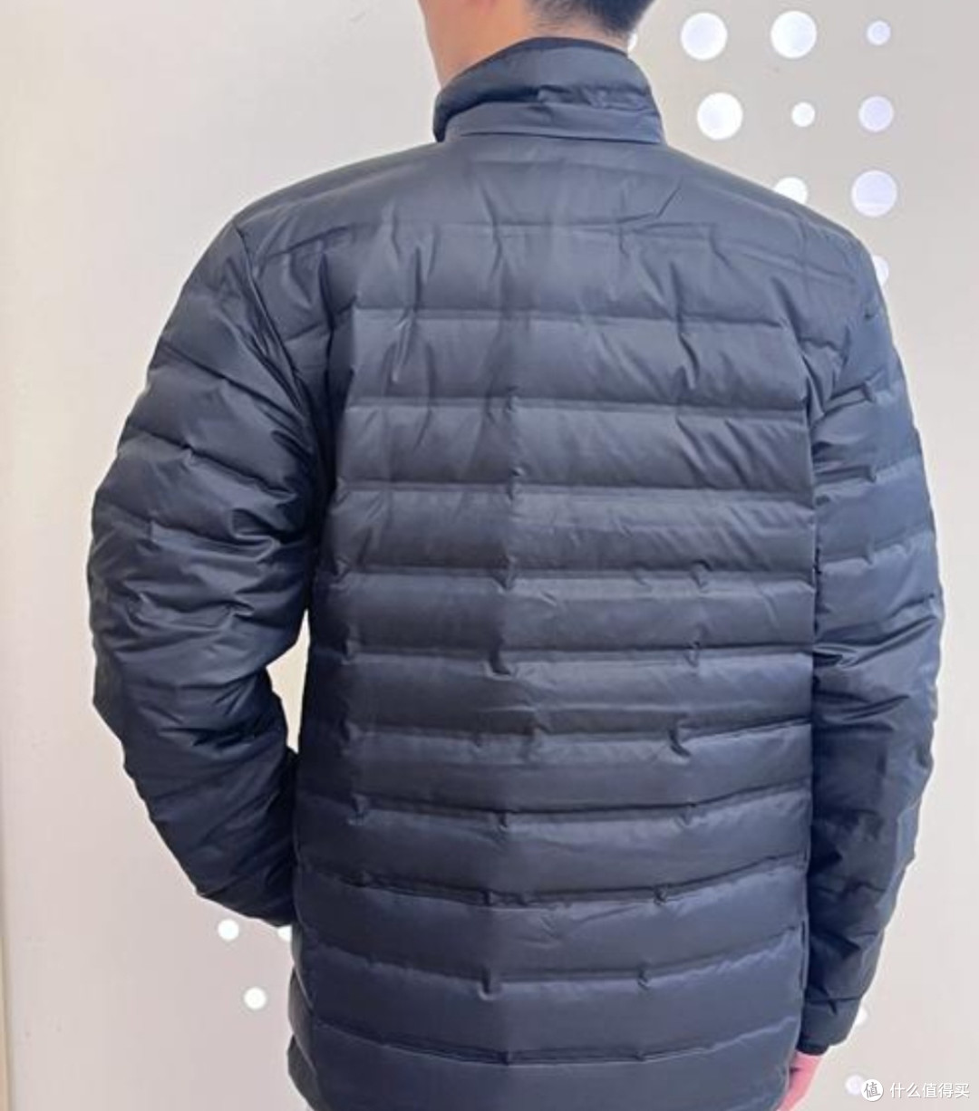 哥伦比亚羽绒服：寒冬的温暖守护