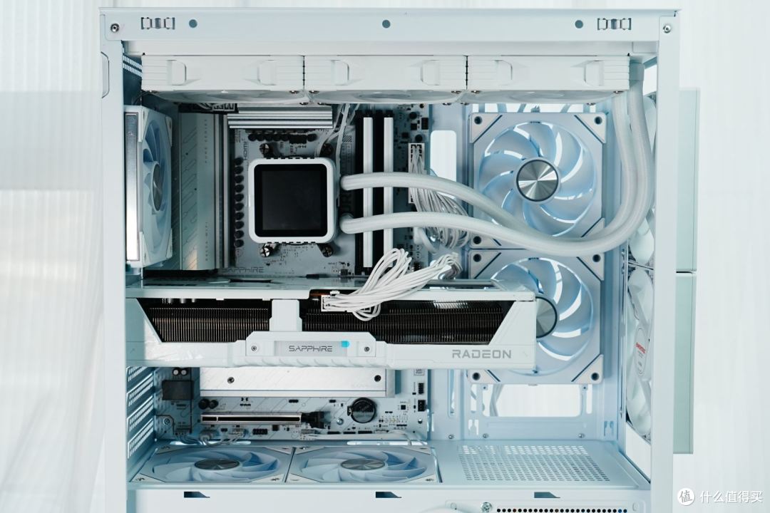 纯白怪兽！AMD装机秀：安耐美风屿K1机箱+电源+积木风扇+思民水冷