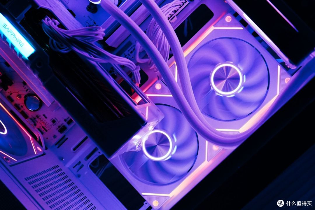 纯白怪兽！AMD装机秀：安耐美风屿K1机箱+电源+积木风扇+思民水冷
