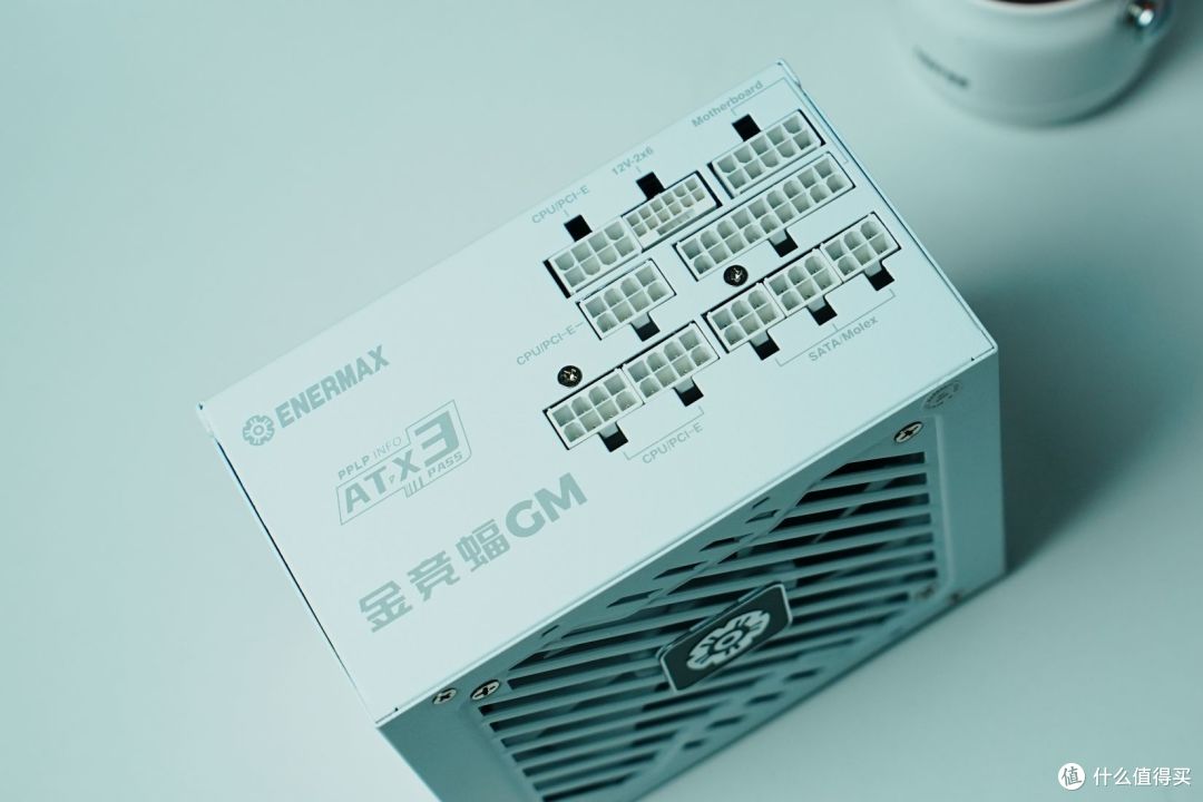 纯白怪兽！AMD装机秀：安耐美风屿K1机箱+电源+积木风扇+思民水冷