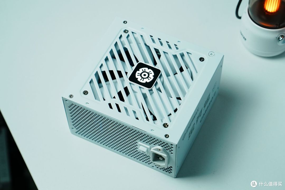 纯白怪兽！AMD装机秀：安耐美风屿K1机箱+电源+积木风扇+思民水冷