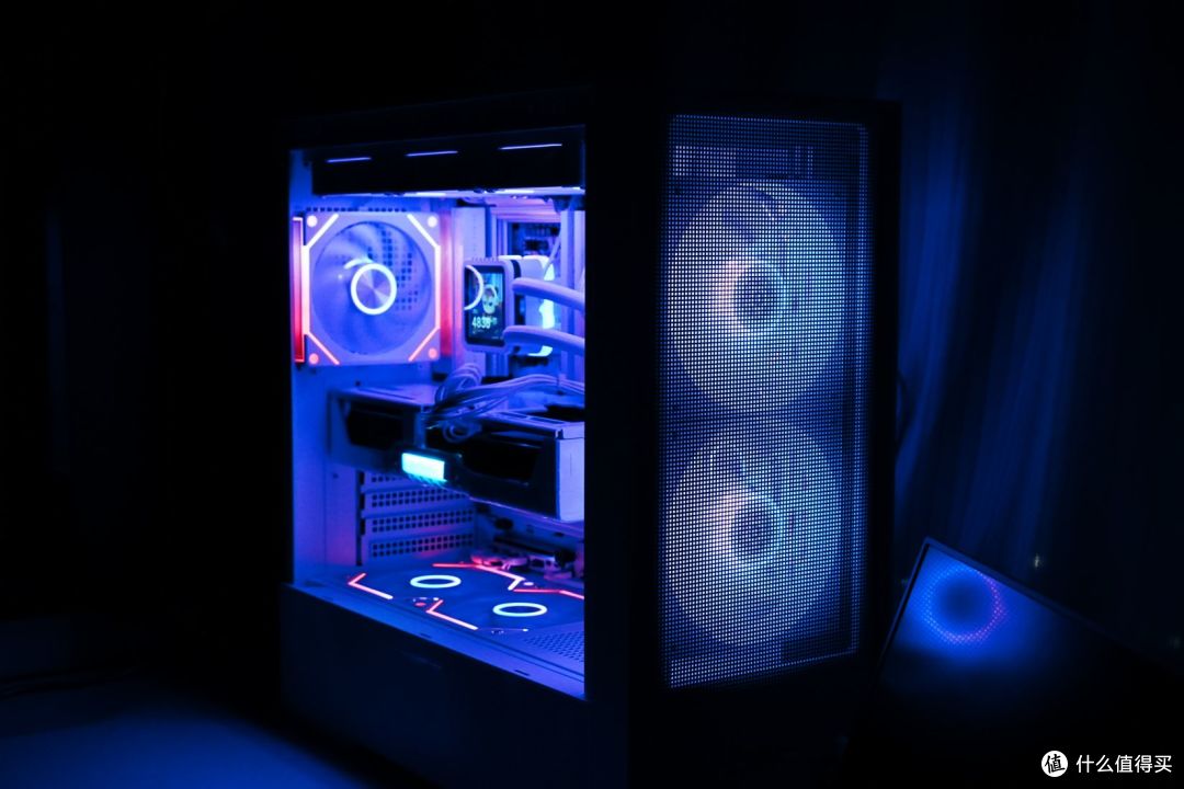 纯白怪兽！AMD装机秀：安耐美风屿K1机箱+电源+积木风扇+思民水冷