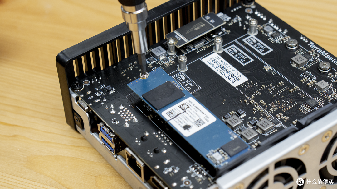 拒绝2TB的iPhone 17，因为我有更好的扩容方案！铁威马F4 SSD实测