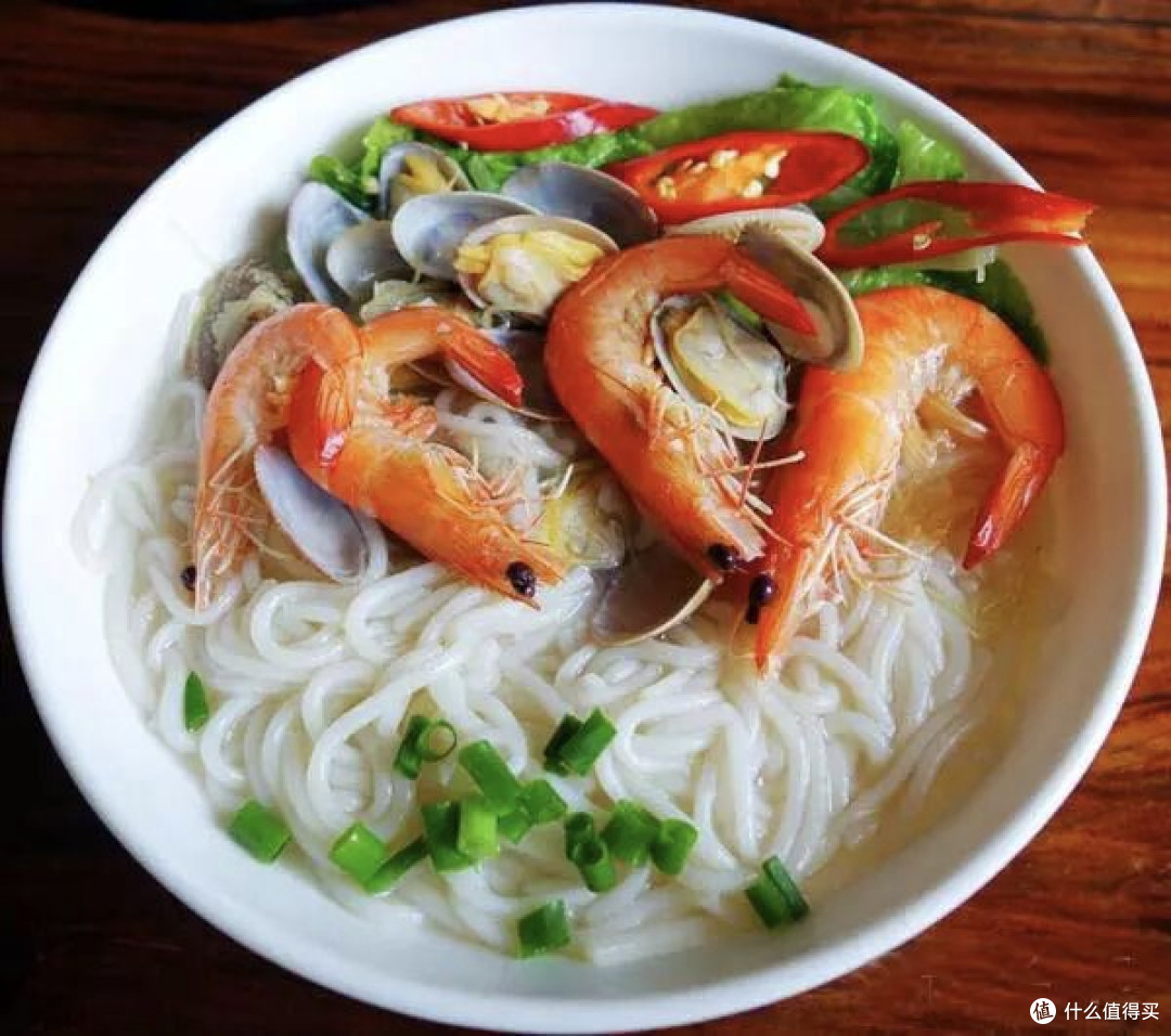 防城港寻味记:一碗海鲜粉里的北部湾鲜甜
