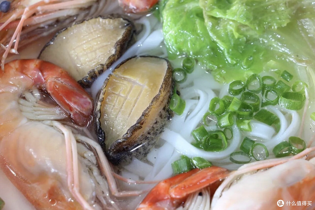 防城港寻味记:一碗海鲜粉里的北部湾鲜甜
