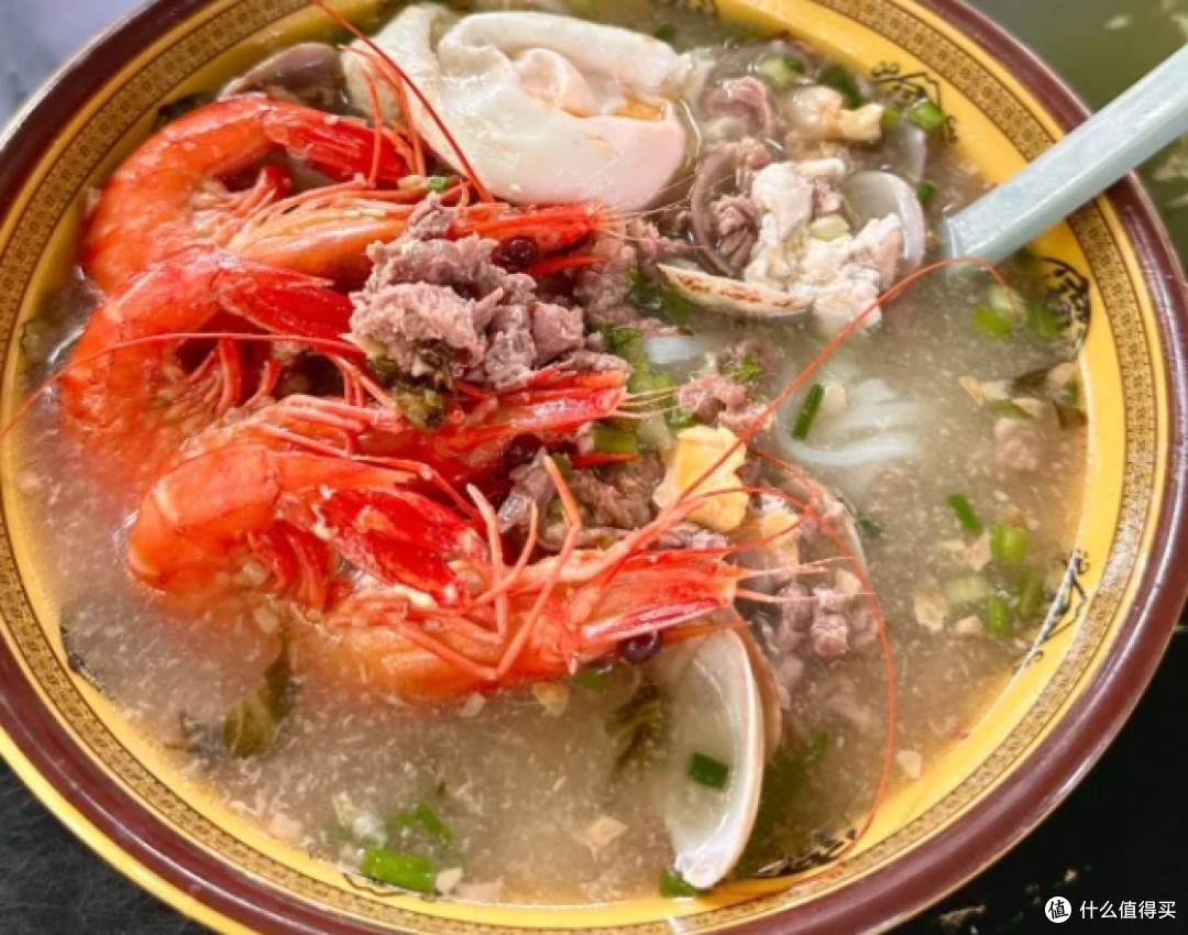 防城港寻味记:一碗海鲜粉里的北部湾鲜甜