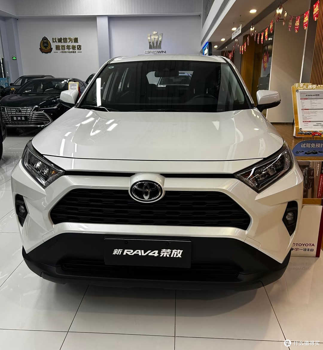 别再乱选了!丰田RAV4荣放才是性价比之王