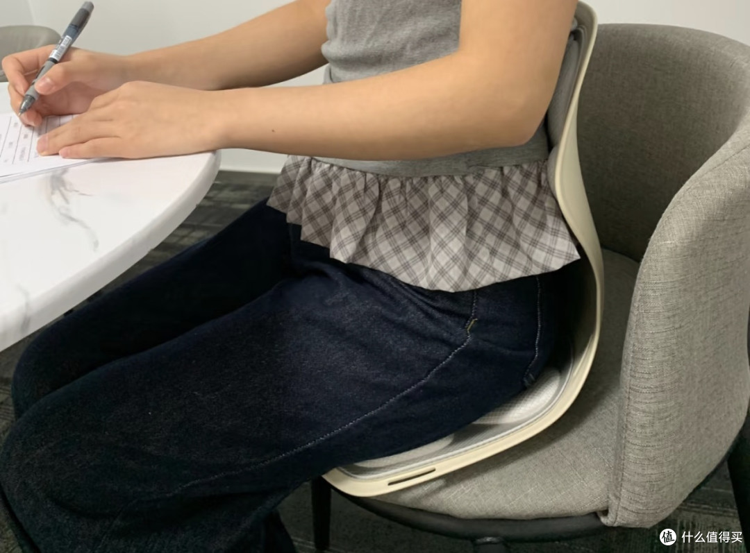 人体工学设计护腰坐垫实测