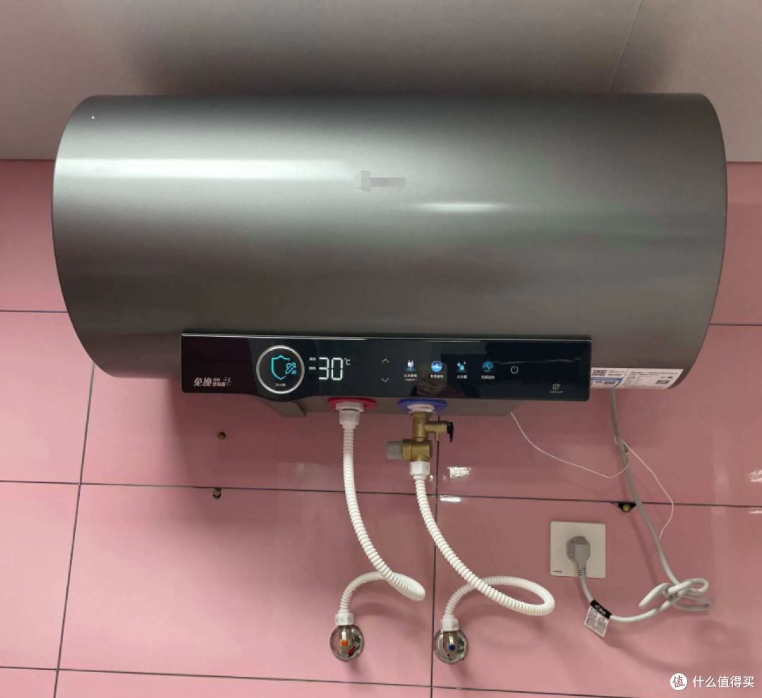 电热水器全天不用断电?听完电工师傅的忠告,发现好多人都错了!