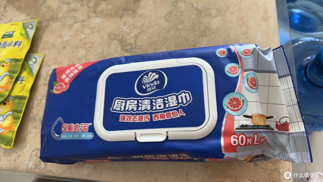 厨房湿巾解决油腻清洁难题