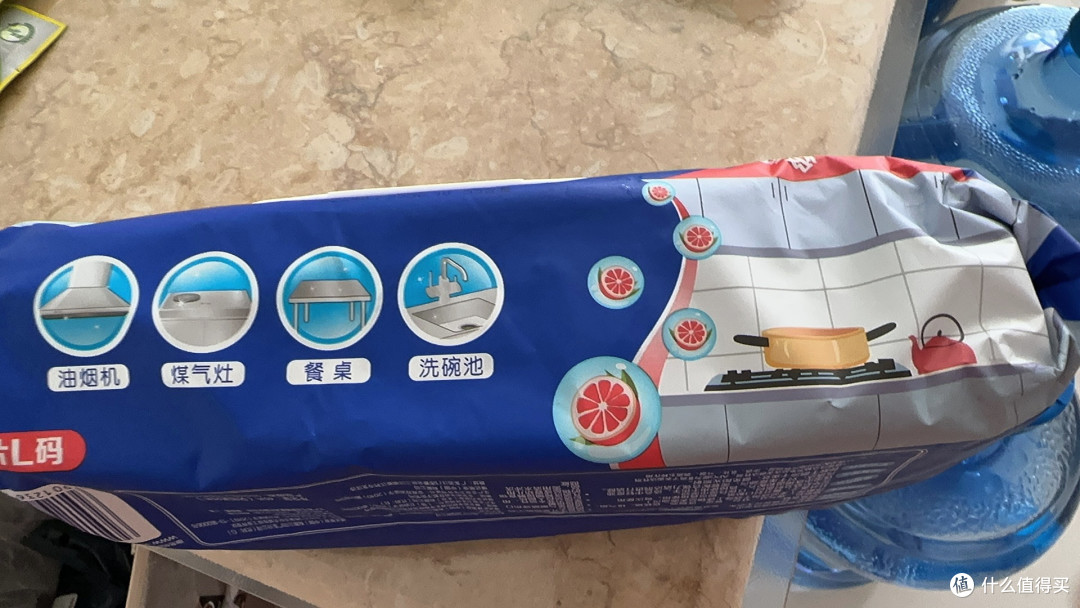 厨房湿巾解决油腻清洁难题