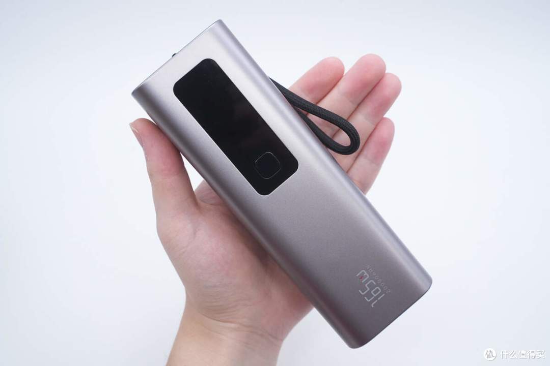 USB-C自带线可当提绳便携，京东京造165W大功率移动电源拆解