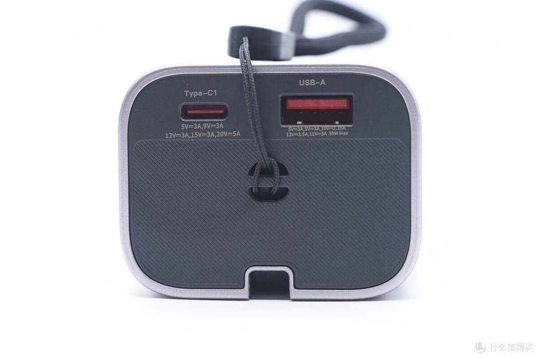 USB-C自带线可当提绳便携，京东京造165W大功率移动电源拆解
