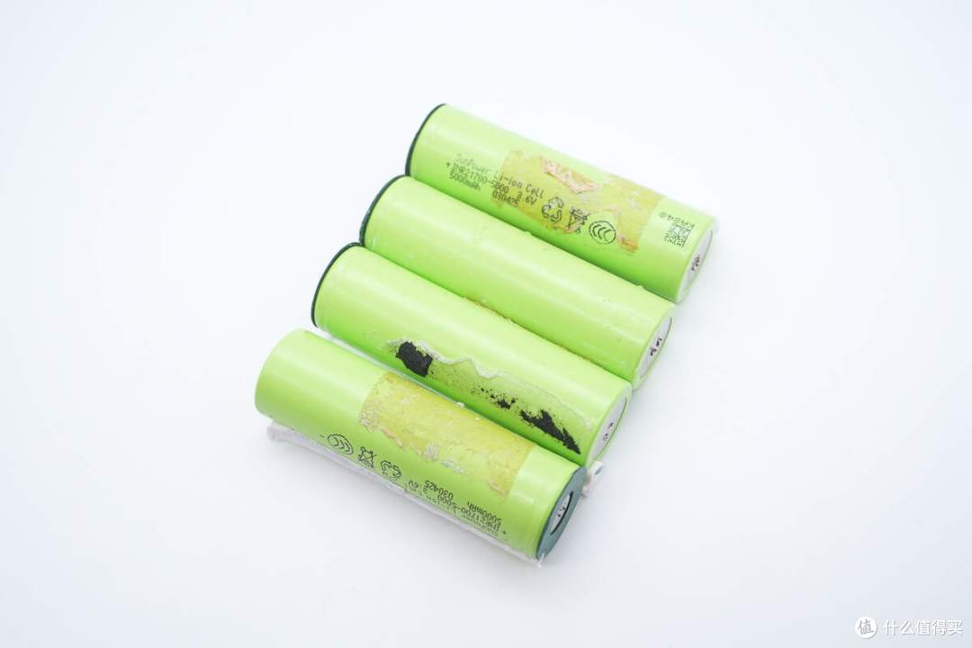 USB-C自带线可当提绳便携，京东京造165W大功率移动电源拆解