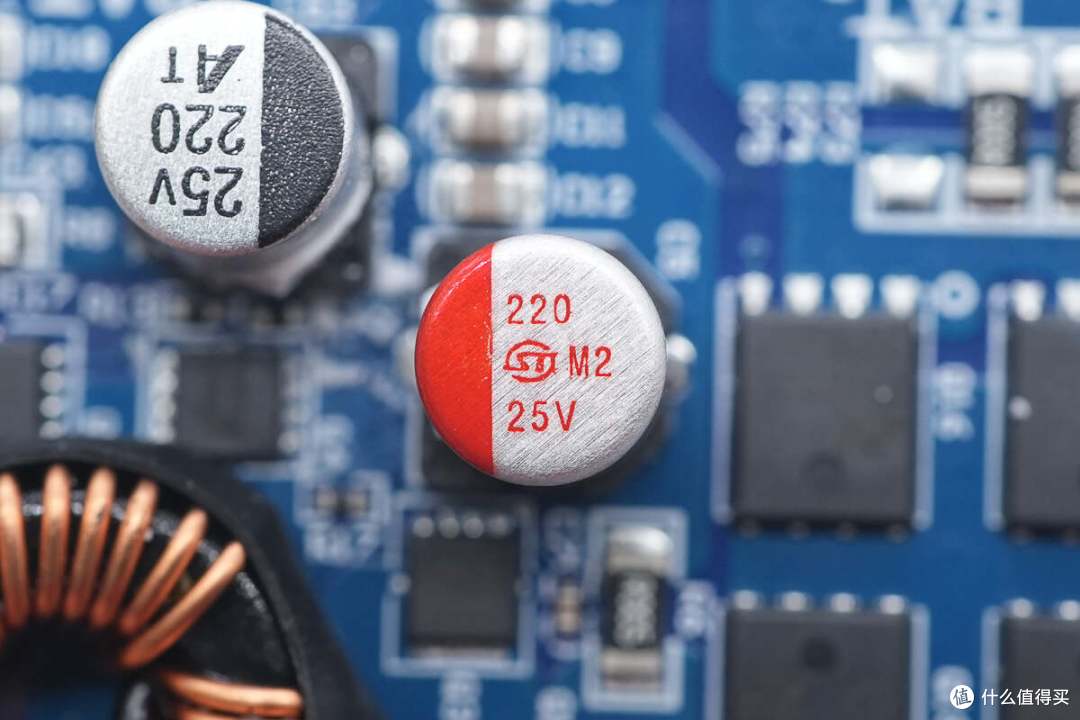 USB-C自带线可当提绳便携，京东京造165W大功率移动电源拆解