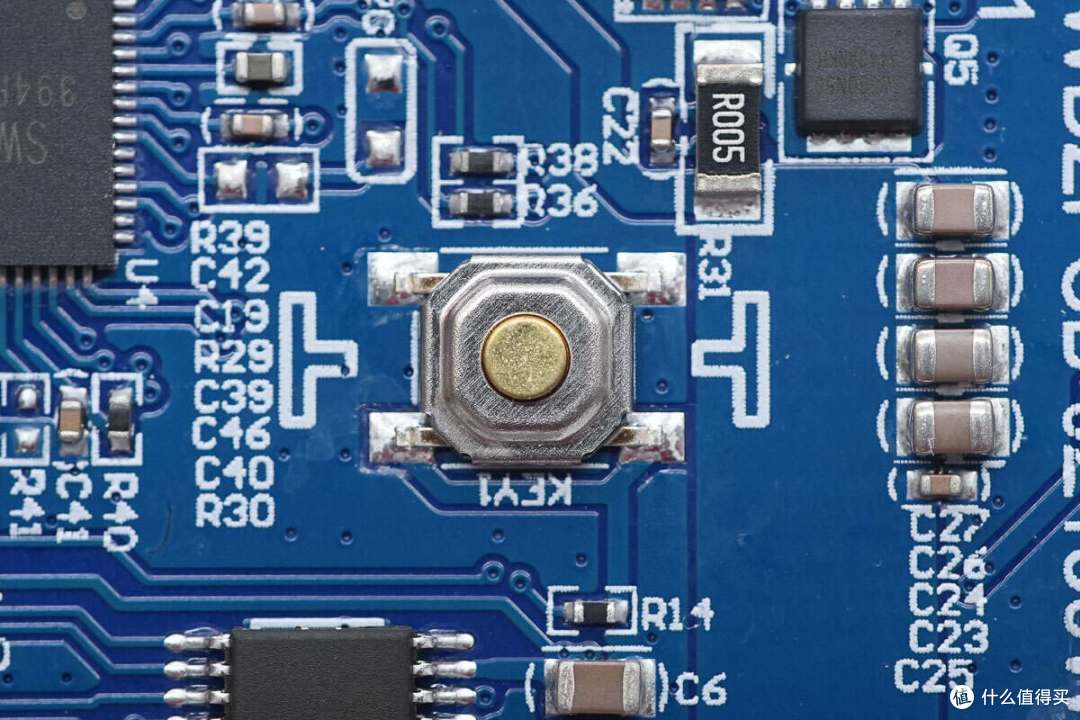 USB-C自带线可当提绳便携，京东京造165W大功率移动电源拆解