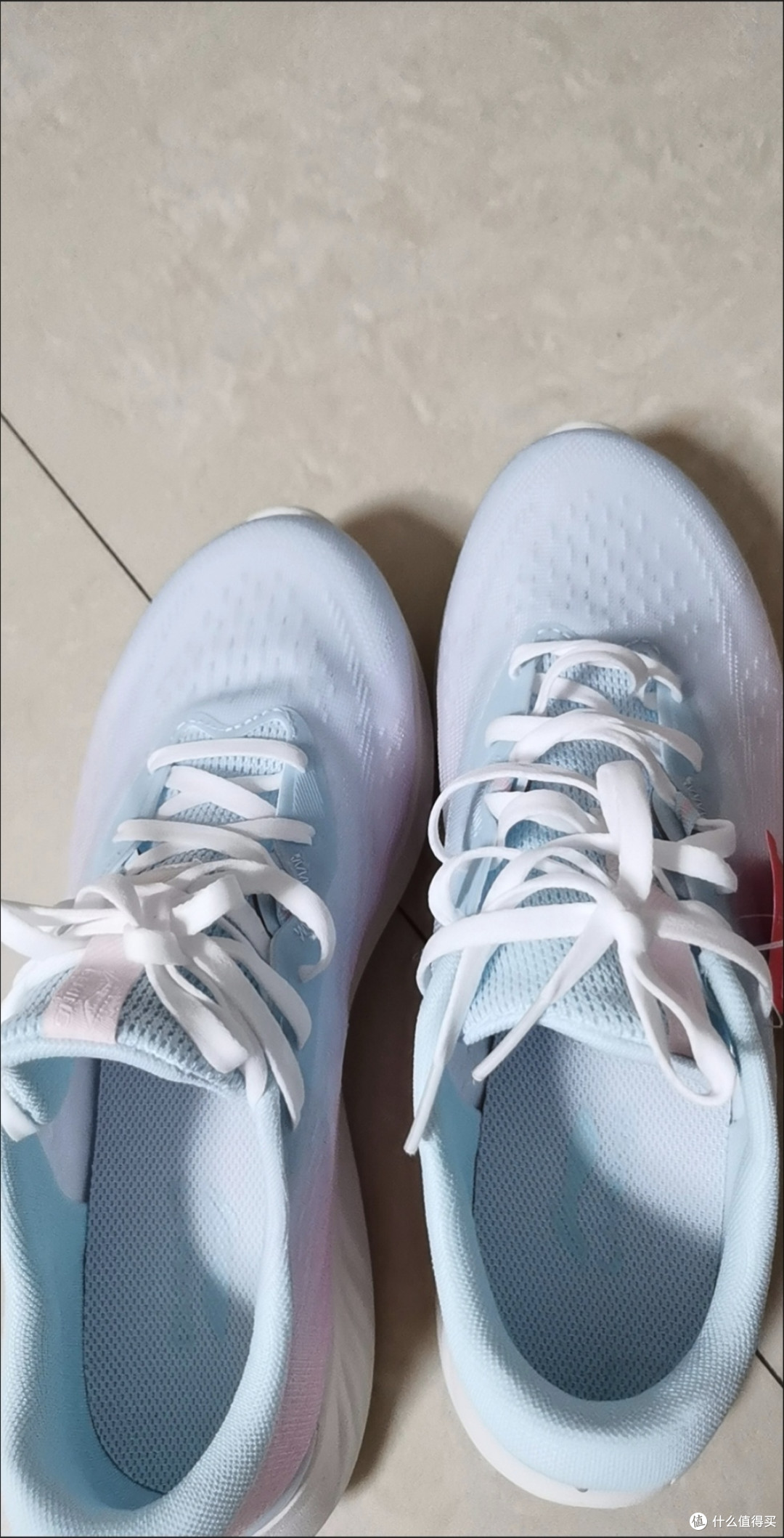 年度新喜:李宁轻逸跑鞋,承包我一夏的运动与通勤