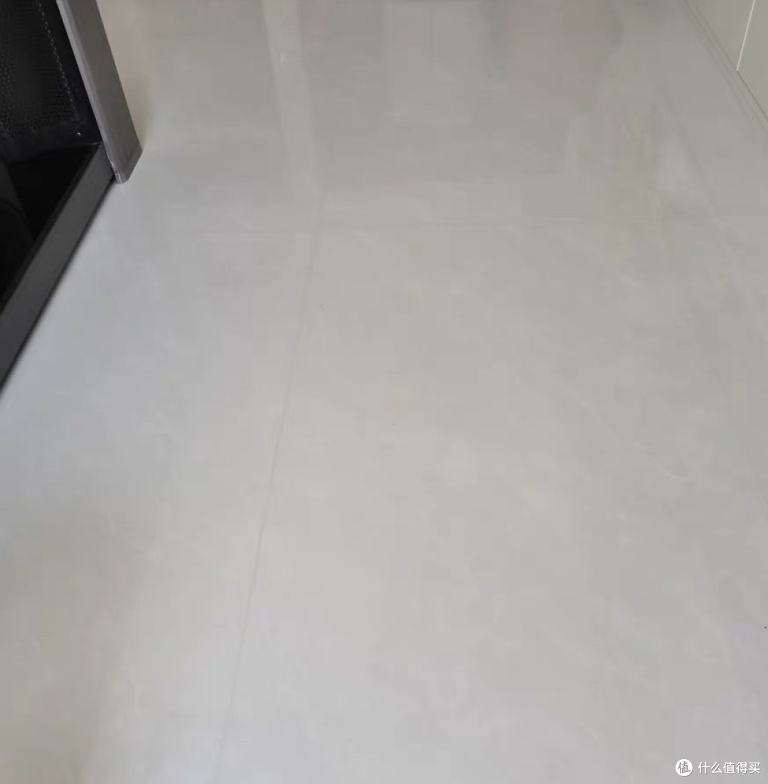 地板清洁剂:光洁如新的科学密码