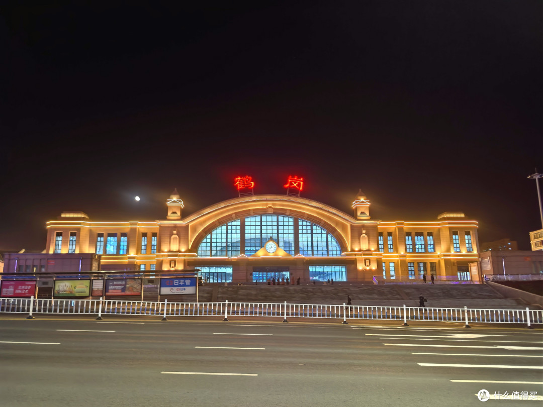 在房价最低的城市，住进最贵的酒店：鹤岗龙运大酒店