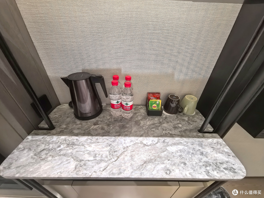 在房价最低的城市，住进最贵的酒店：鹤岗龙运大酒店