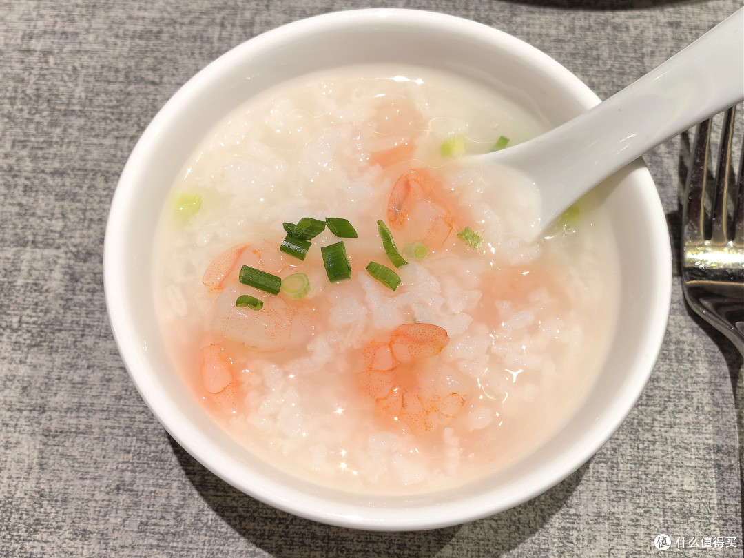 在房价最低的城市，住进最贵的酒店：鹤岗龙运大酒店